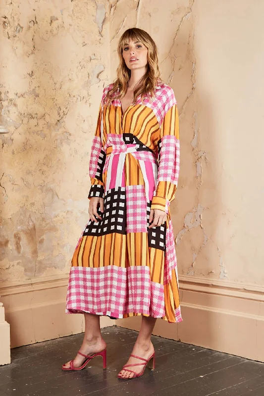 Discount Days Central Park Parisian Midi Wrap Dress Pink in Viscose