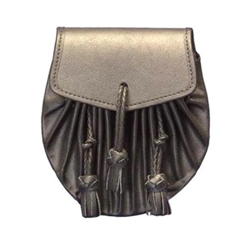 Final Clearance Black or Brown Plain Leather Sporran Plaited Front With 3 Knotted Tassels Final Clearance Black or Brown Plain Leather Sporran Plaited Front With 3 Knotted Tassels