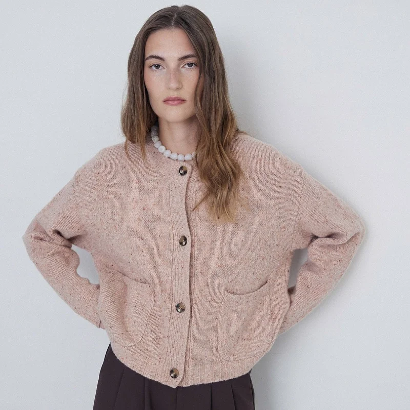 Hurry In Wool Cardigan Buttons in Pink