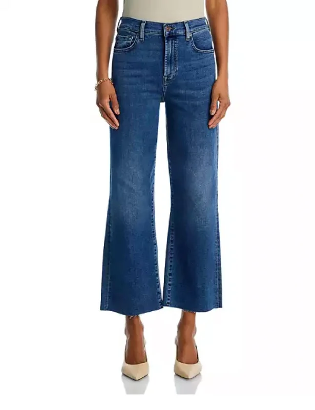 Act Fast Alexa Clara Cropped Jeans In Medium Dark Wash